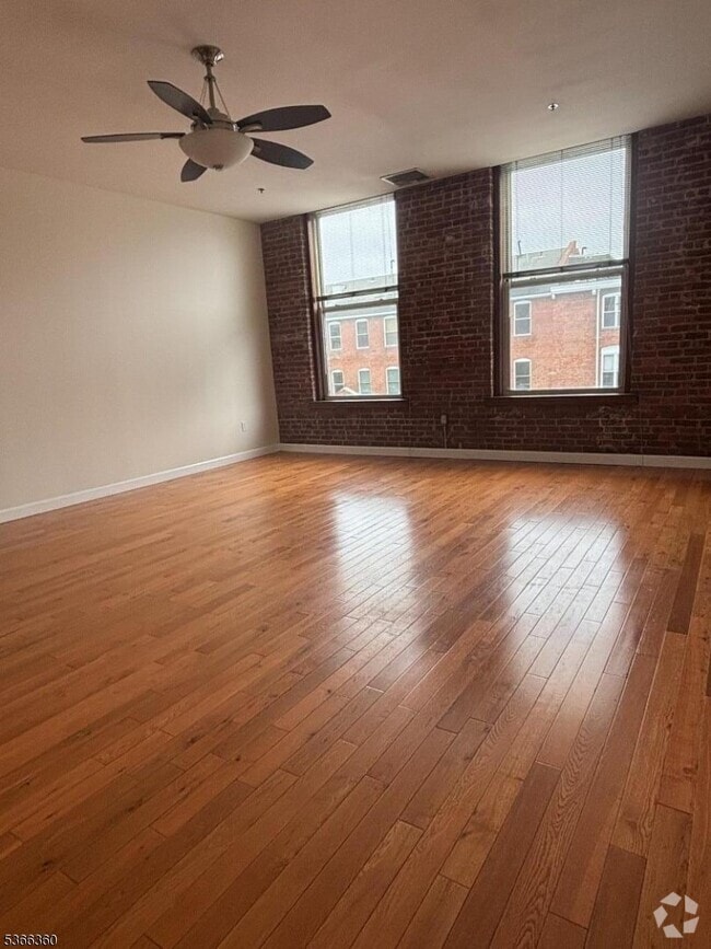 Building Photo - 220 Main St Unit 202 Rental