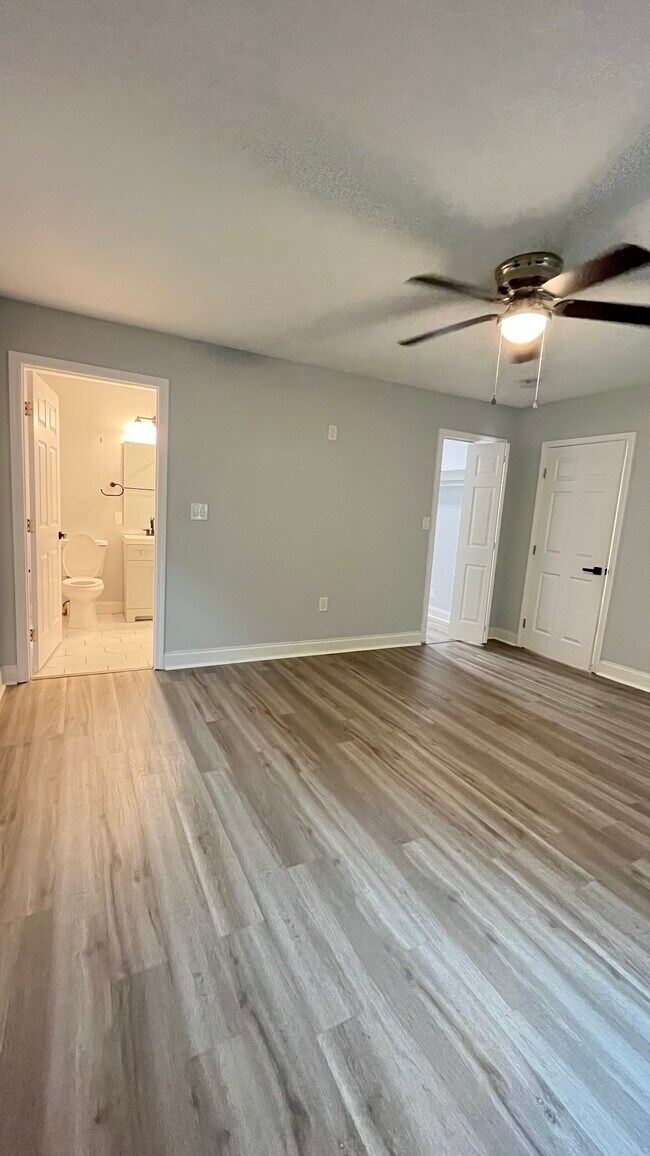 Photo - 11771-11782 82 Terrace N