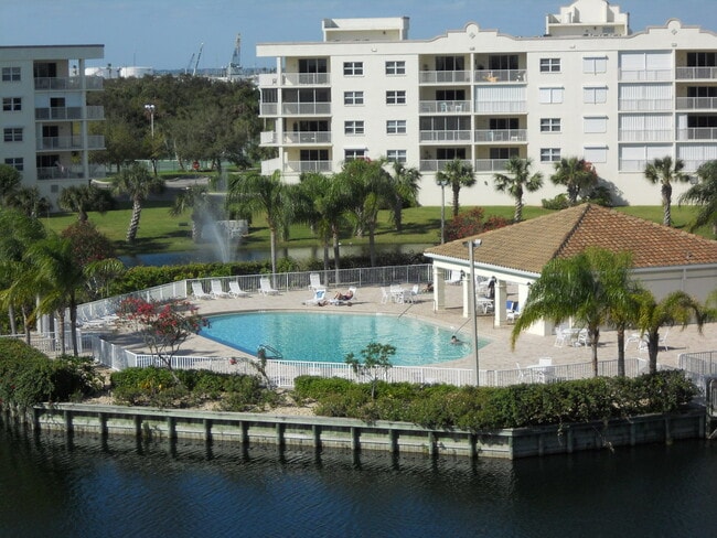 Photo - BEAUTIFULLY FURNISHED, 3 BEDROOM 2 BATH,  VACATION CONDO!