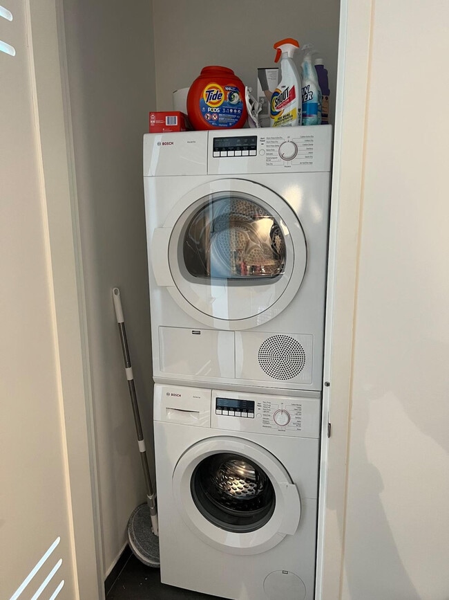 Photo - 676 Amsterdam Ave Unidad SI ID1465807P