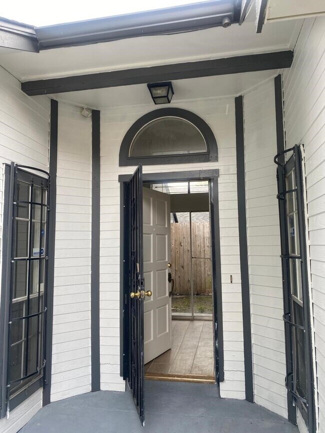 Photo - 9339 Stonecreek Ln