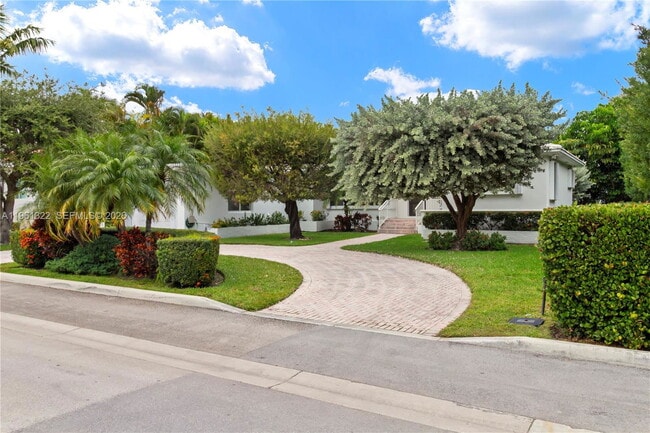 Photo - 1261 NE 98th St