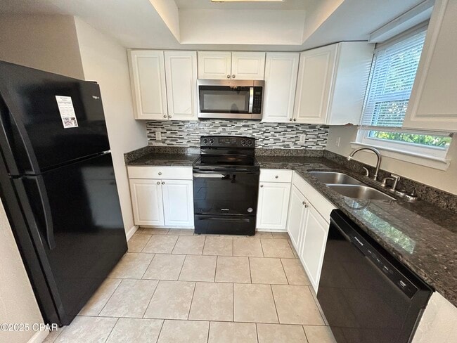 Photo - 3914 E 11th St Unit 101