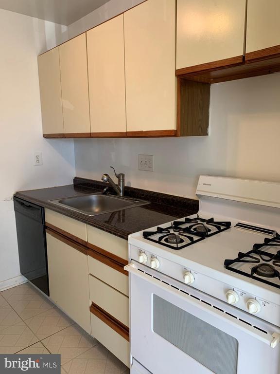 Building Photo - 7602 Savannah St Unit 304 Rental