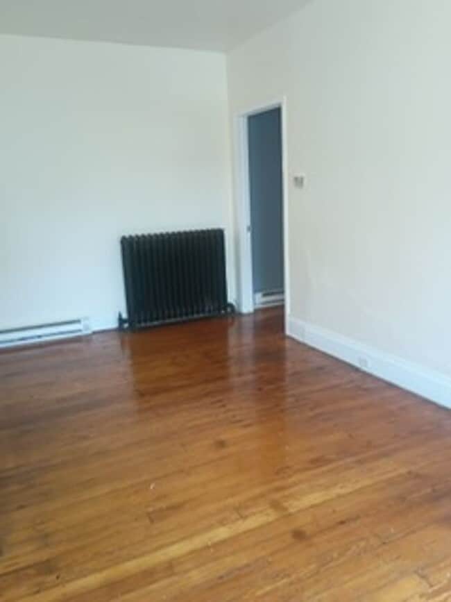 Photo - Lockland gem