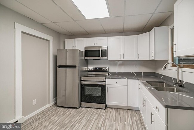 Building Photo - 34 N Nescopec St Unit APT 3