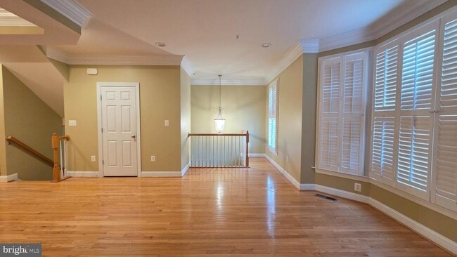 Photo - 3547 Goddard Way