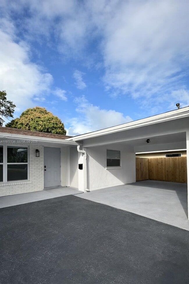 Photo - 1675 NE 45th St Unit 1681