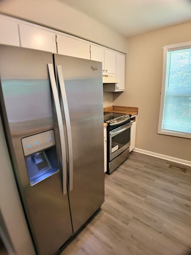 Photo - WAYNE5351 Unit B