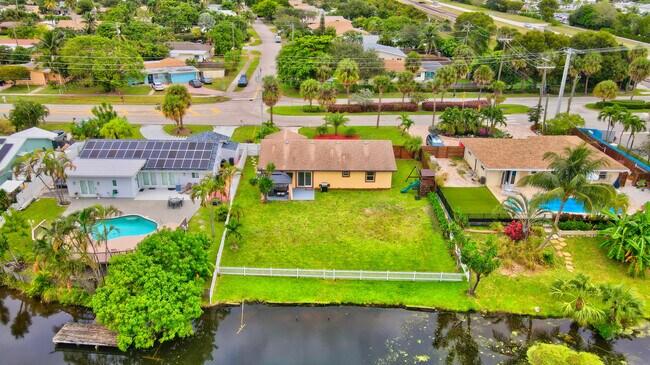 Photo - 414 Lindell Blvd