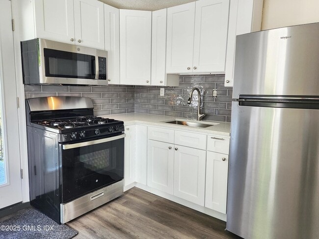 Building Photo - 336 Hamilton Ave Unit B Rental