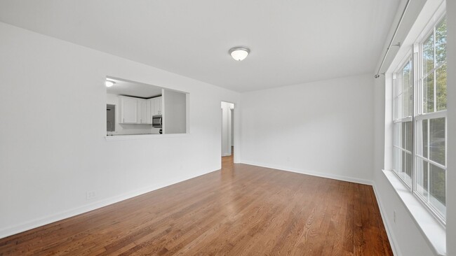 Photo - Adorable Home with PLENTY of space!