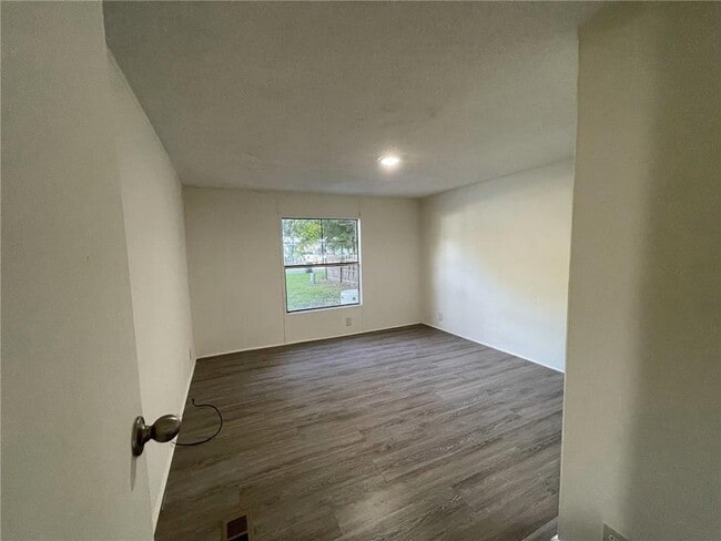 Photo - 111 Plott Dr