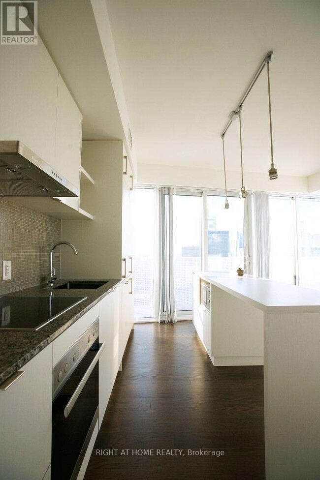 Photo - 100 Harbour St Unit 5704
