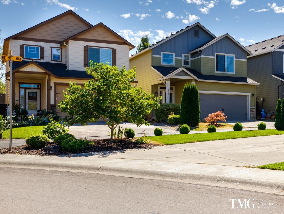 3 Bedroom, 2.5 Bath Home with Open Layout,... - 3 Bedroom, 2.5 Bath Home with Open Layout,...