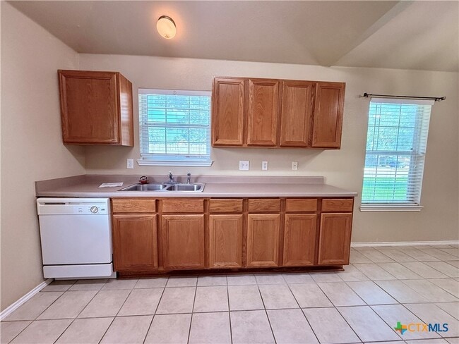 Photo - 1035 Helen Dr
