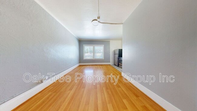 Photo - 134 E 16th St