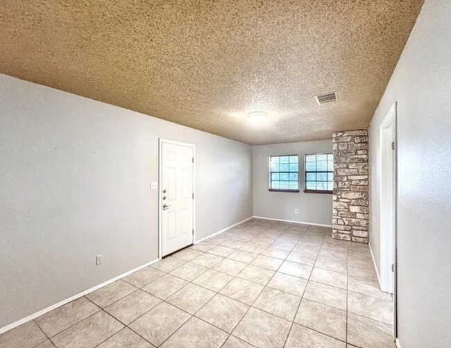 Photo - 501 Ridge Dr