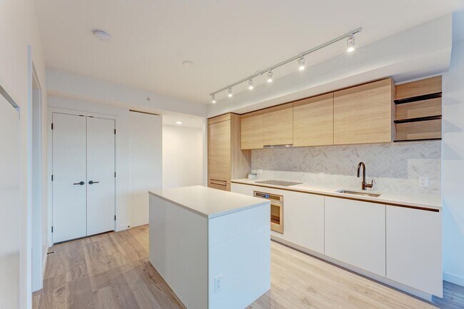 Photo - 10448 University Dr Unit 4xx
