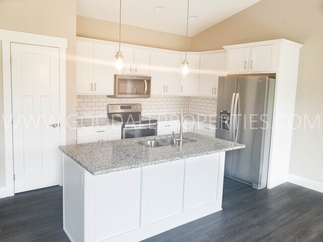 Photo - 4 Bedroom Ranch Home in Clive. Over 2000 s...