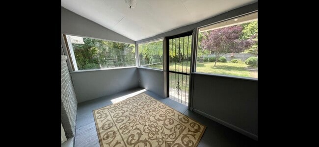 Photo - 531 E Eastland St