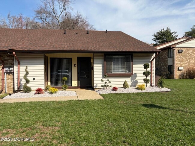 Building Photo - 70 Overlook Way