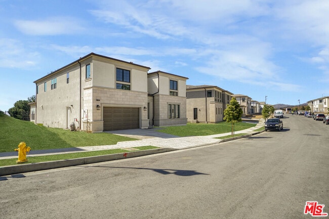 20534 Edgewood Ct