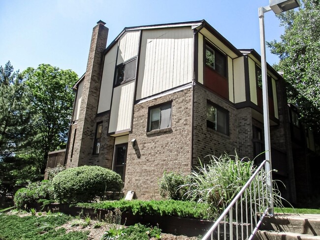 Spacious 4 Bedroom 3.5 Bathroom End Unit T... - Spacious 4 Bedroom 3.5 Bathroom End House Unit T...