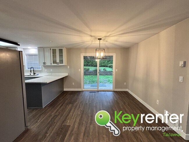 Photo - 7920-7922-7922 37th St Ct W Unidad 7922 37th St Ct W