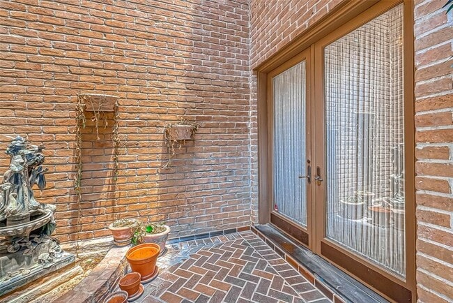 Photo - 1331 Bissonnet St