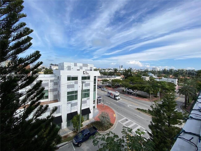 Building Photo - 1200 14th St Unit 6B