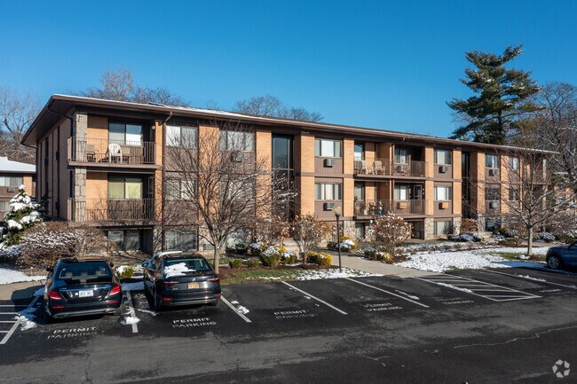 Photo - Oakwood Apartments