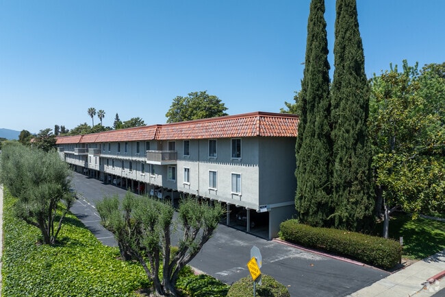Fotografía del edificio - Stevens Creek Blvd