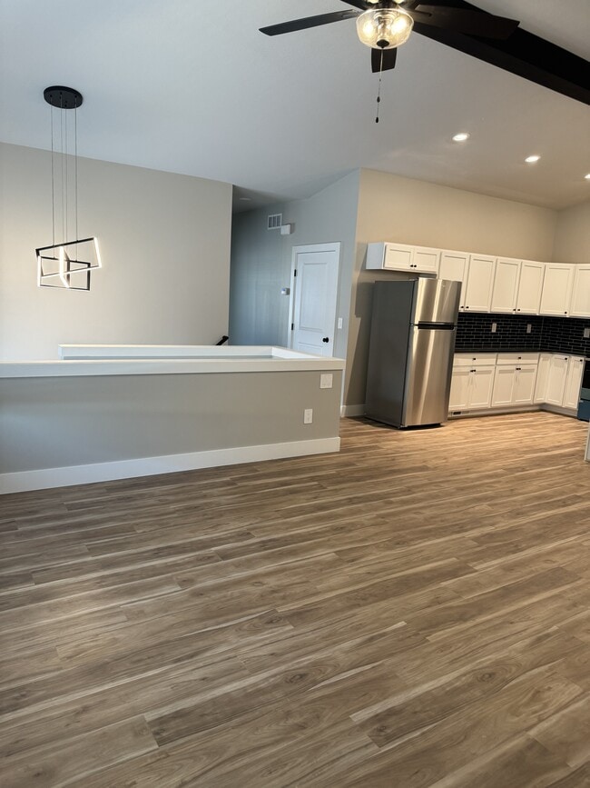 Photo - 692 Long Path Ct