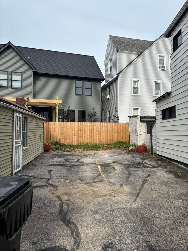 Photo - 1909 Coltman Rd Unit 1