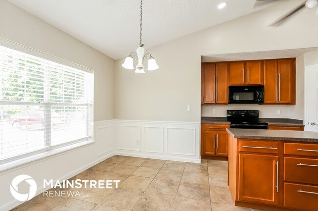 Photo - 12133 Versailles St