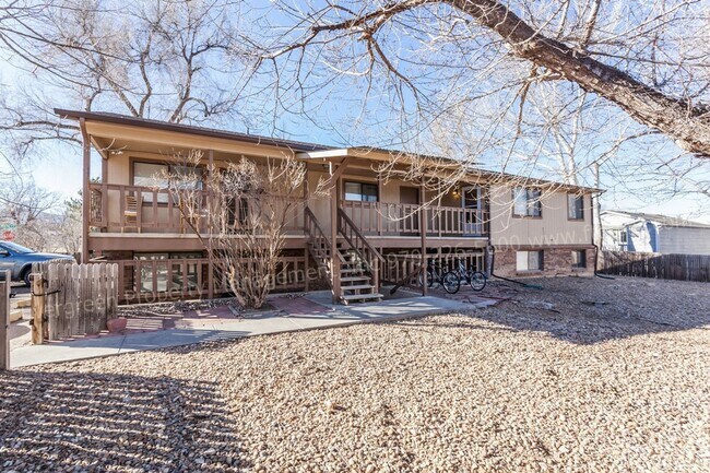 Building Photo - 1244 Maple St Unit #3 Rental