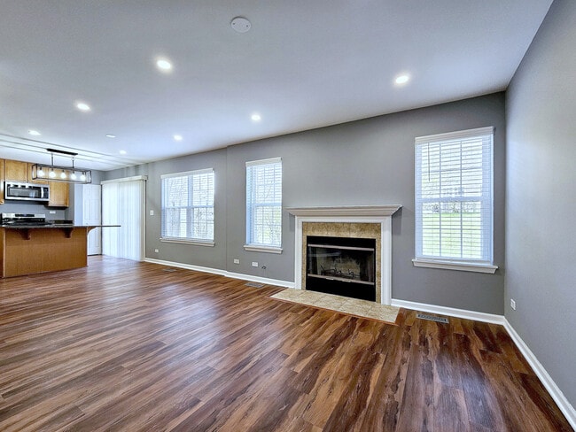 Photo - 464 Lancaster Dr