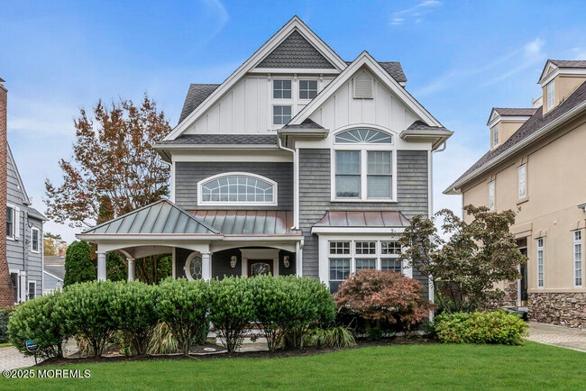 Building Photo - 412 Chicago Blvd