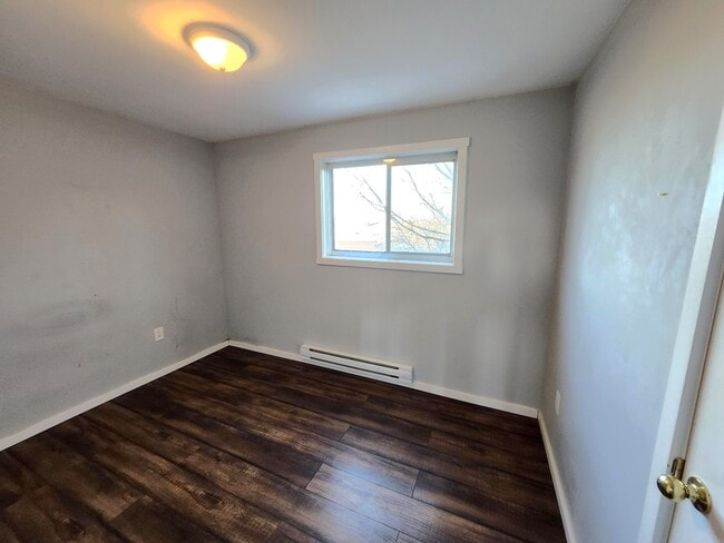 Photo - 196 King St E Unit 6