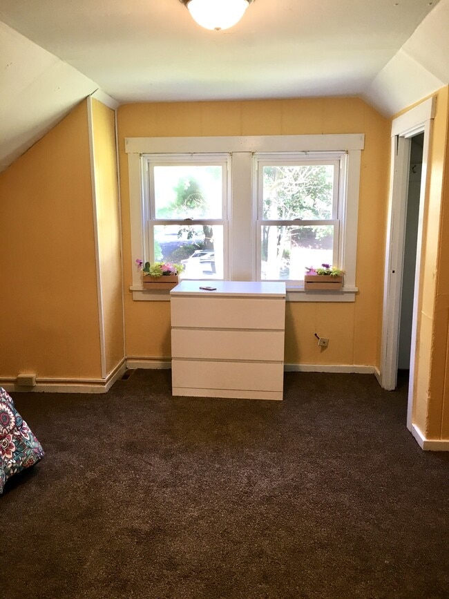Photo - 223 N 10th St