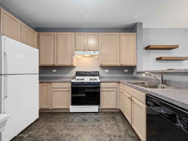 Photo - 835 Genesee Dr