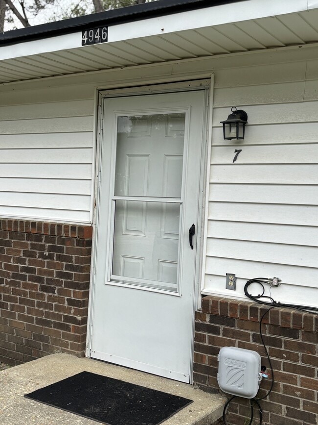 Photo - 4946 Robin St