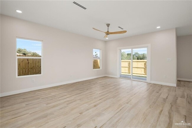 Photo - 16 Ana Regina St