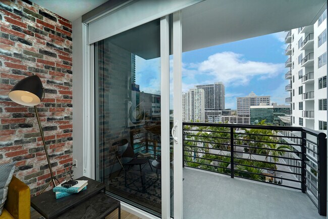 Novo Las Olas apartments — community photo