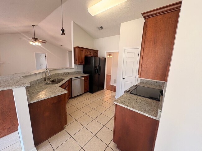 Photo - Arlington Home Ready To Be Yours! 3 Bedrooms Downstairs! Pets Are Welcome, Fees Apply!
