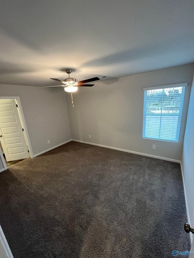 Photo - 154 Olde Hearth Rd