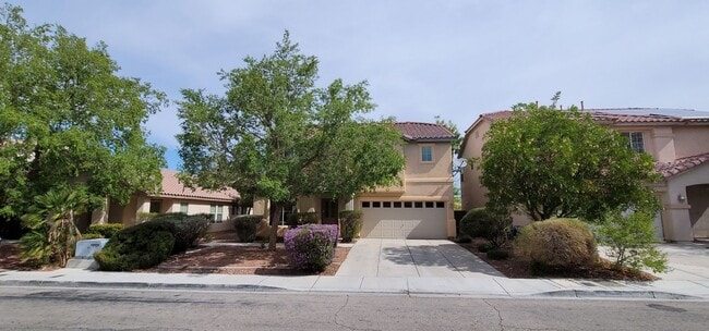 Building Photo - Beautiful former Model Home located near S...