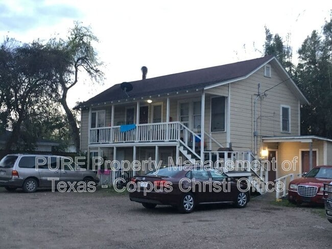 Building Photo - 901 Furman Ave Unit Apt J