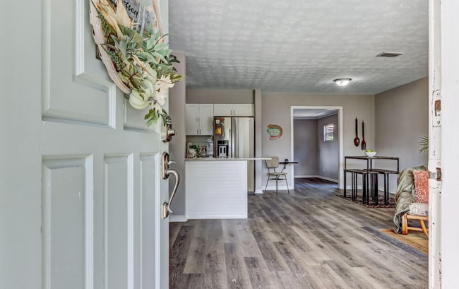 Building Photo - 7124 Hielo Dr